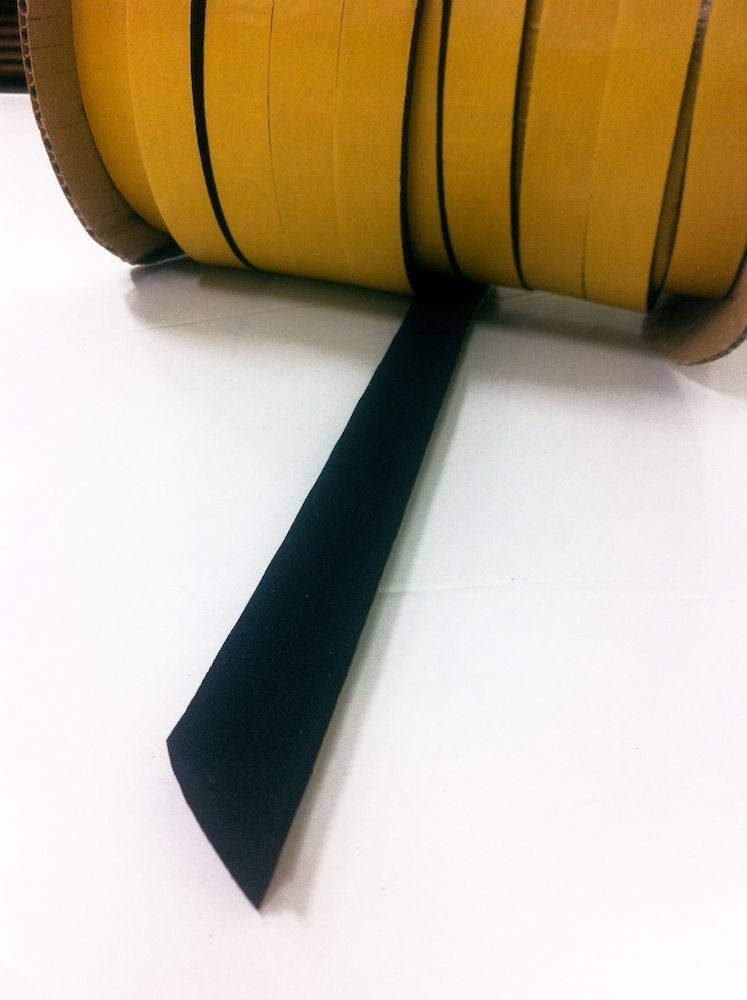 TÄTBAND SJÄLVHÄFTANDE 25X3 MM 10 M